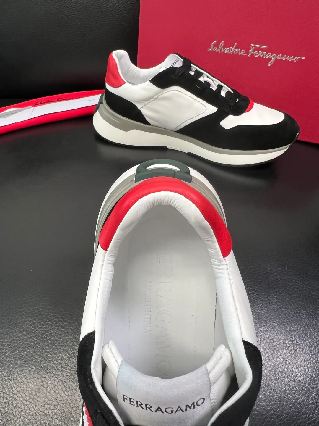 Men's shoes 💰780 Ferragamo High quality top handicrafts Ferragamo counters sell original factory configuration at the same time, imported original cowhide from Italy, imported water-dyed cow lining, soles: original factory special original soles are super comfortable, original factory and single goods, welcome to compare at the same time at the counter, code number 39-44 (customized 38 45)